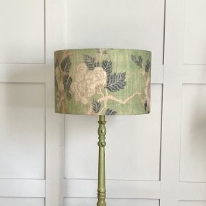 BASE DE MADERA VINTAGE EN VERDE DECAPÉ